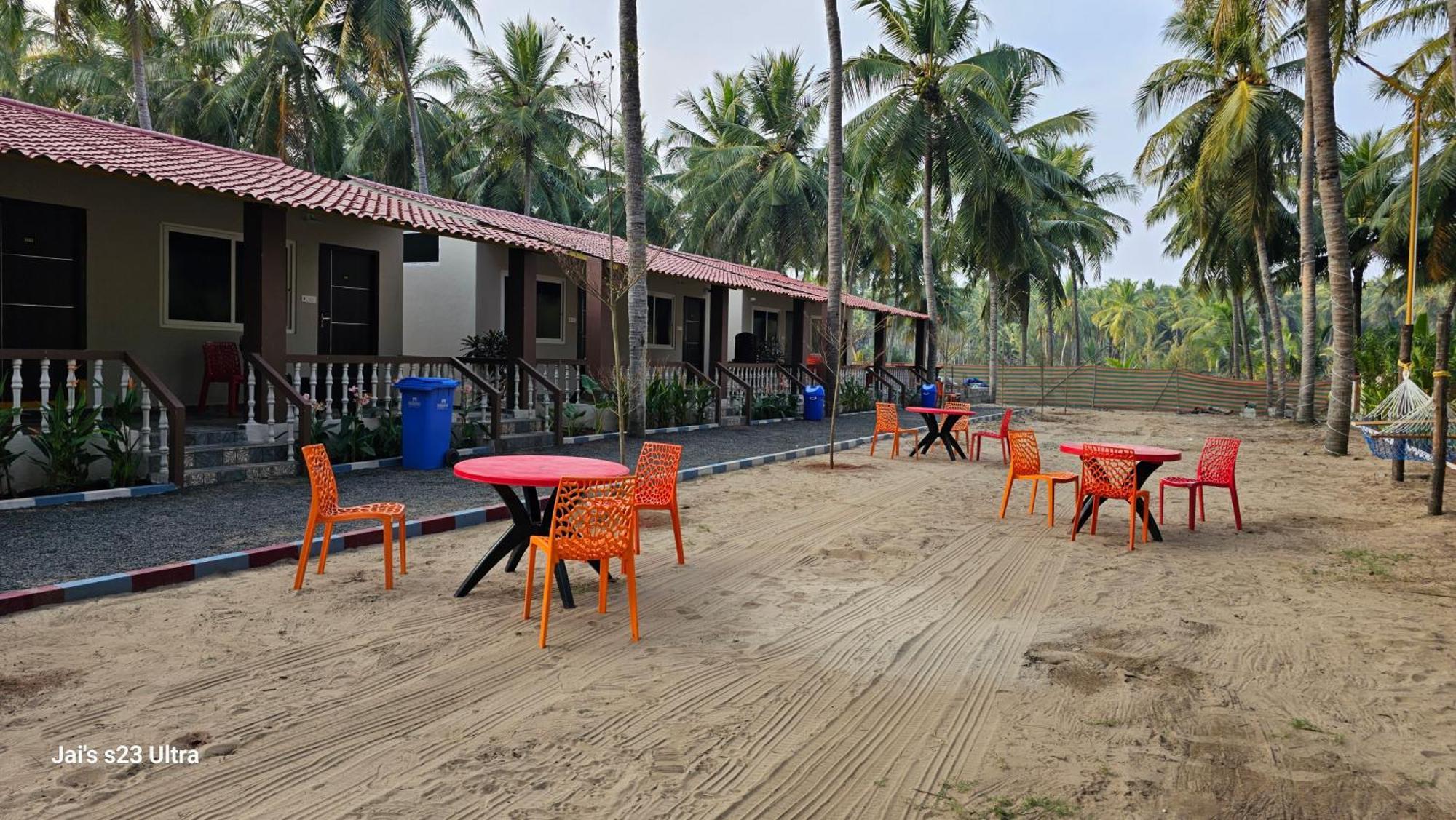 Coastline Beach Resort Perupalem Eksteriør bilde