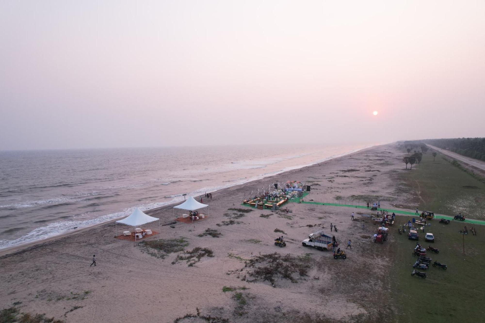 Coastline Beach Resort Perupalem Eksteriør bilde